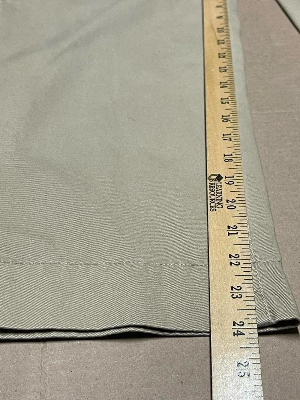 L L Bean Women’s Cropped Pants Trousers Size 8-Reg Tan Khaki Hiking Outdoor